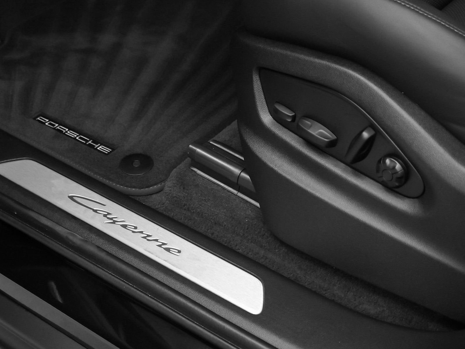 2025 Porsche Cayenne Base