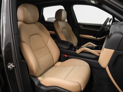 2025 Porsche Cayenne Base
