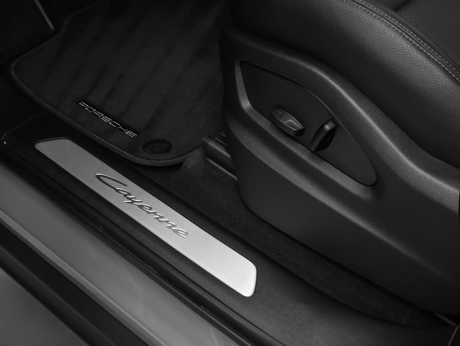 2025 Porsche Cayenne Base