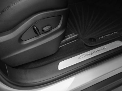 2025 Porsche Cayenne Base