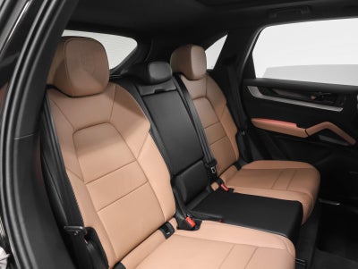 2025 Porsche Cayenne Base