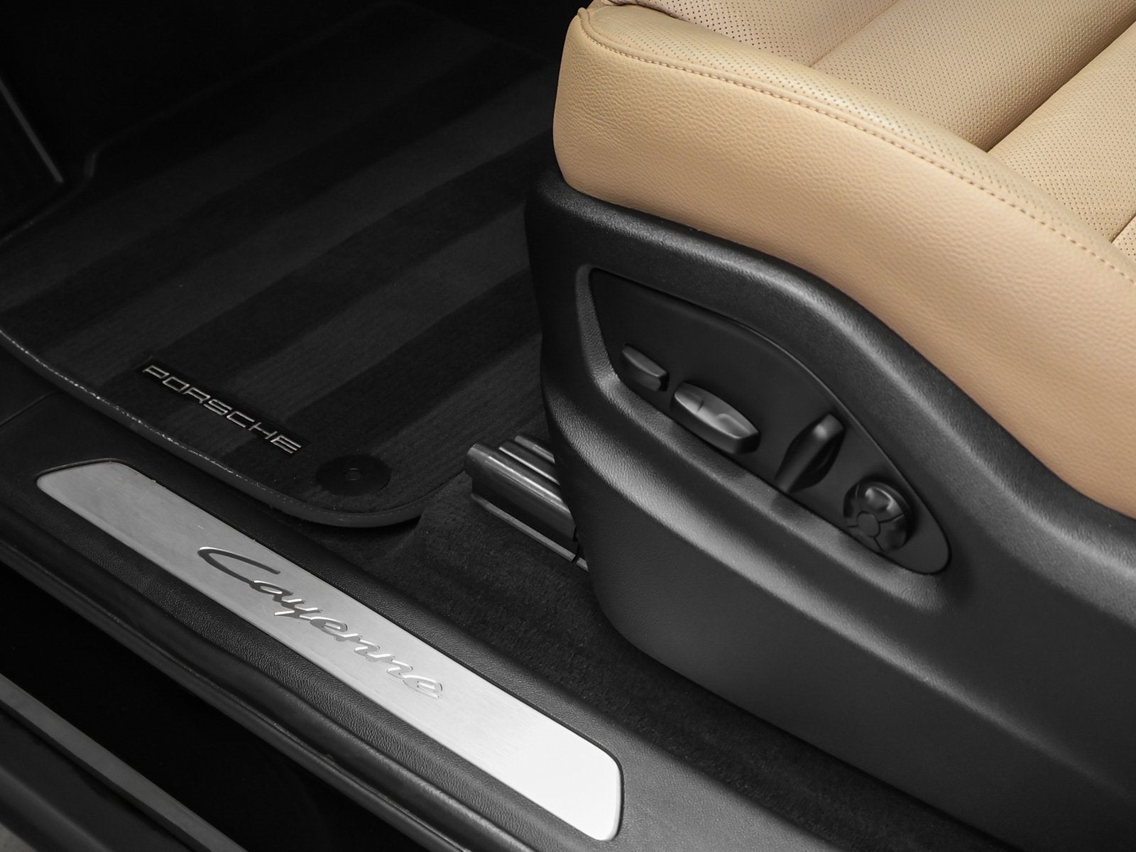 2025 Porsche Cayenne Base