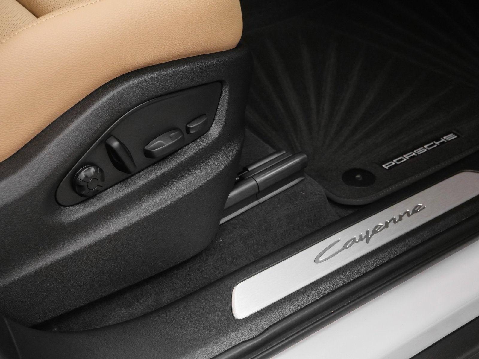 2025 Porsche Cayenne Base