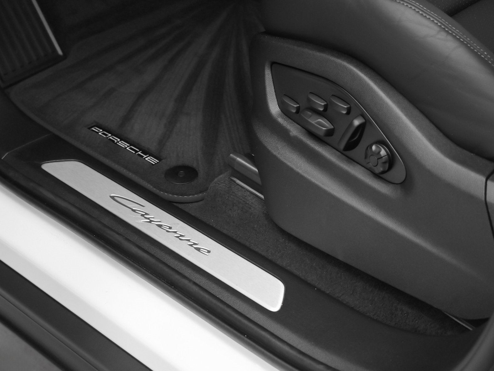 2025 Porsche Cayenne Base