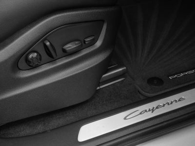 2025 Porsche Cayenne Base