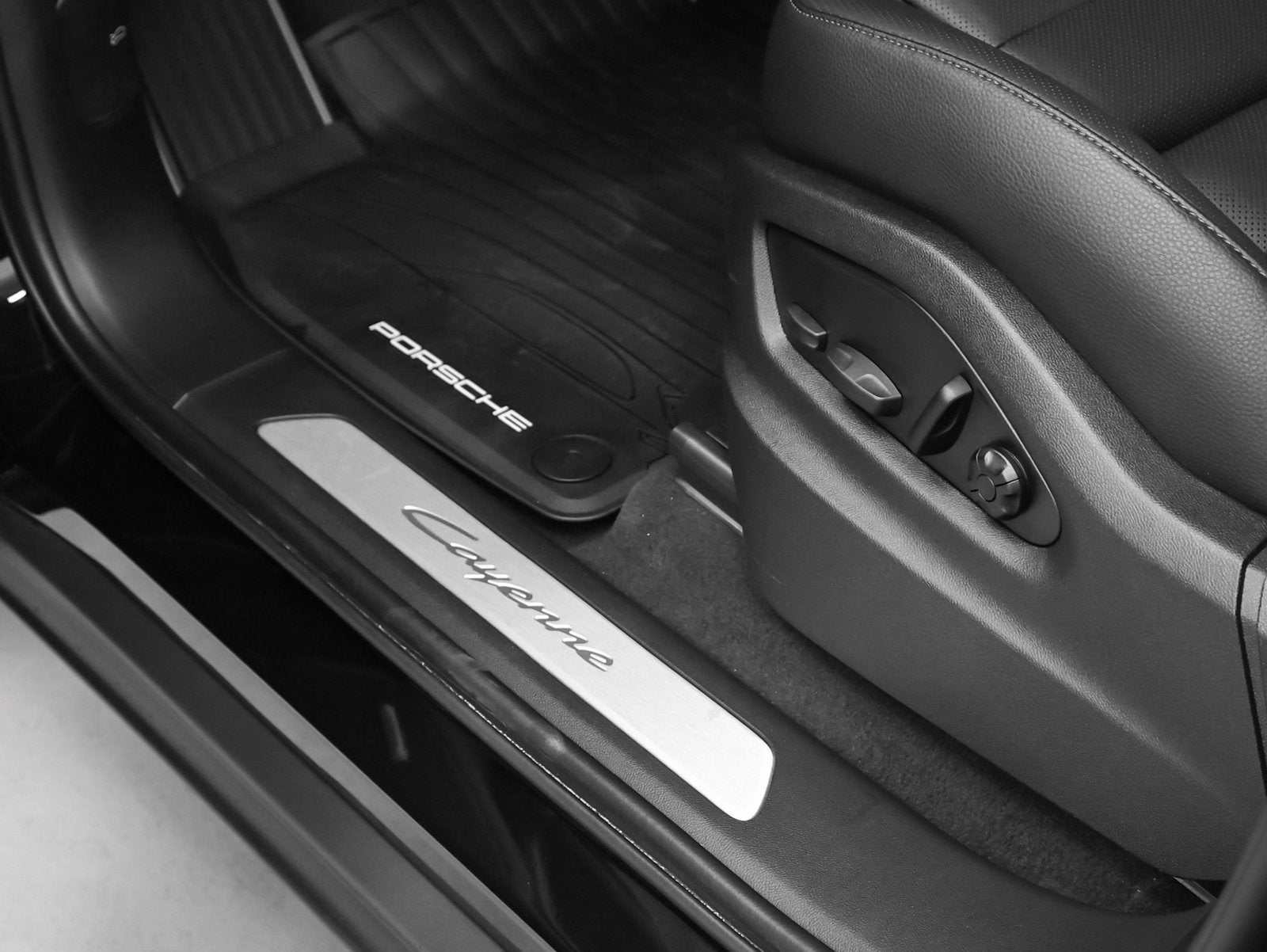 2025 Porsche Cayenne Base