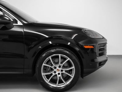 2025 Porsche Cayenne Base