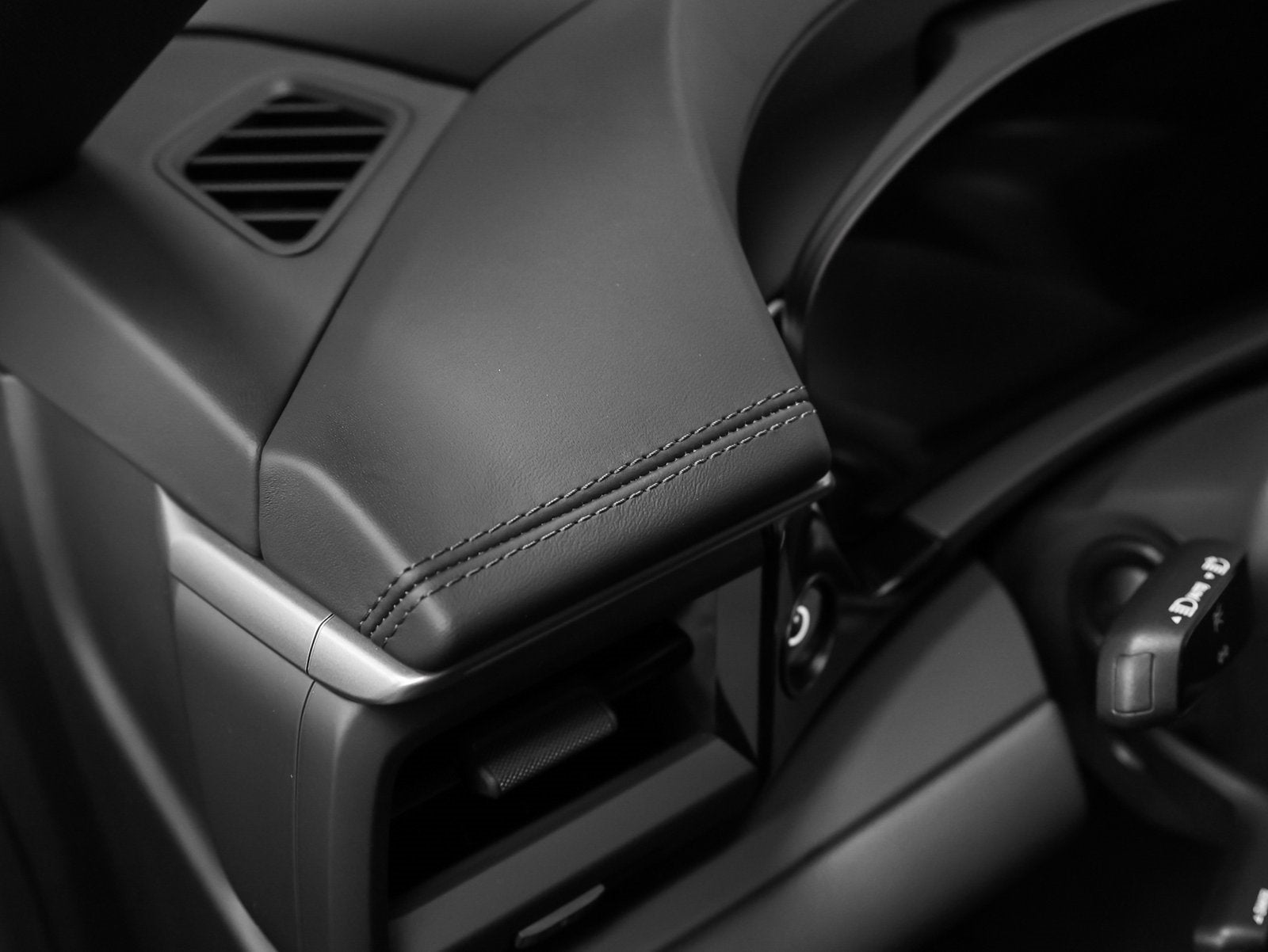 2025 Porsche Macan Electric 4