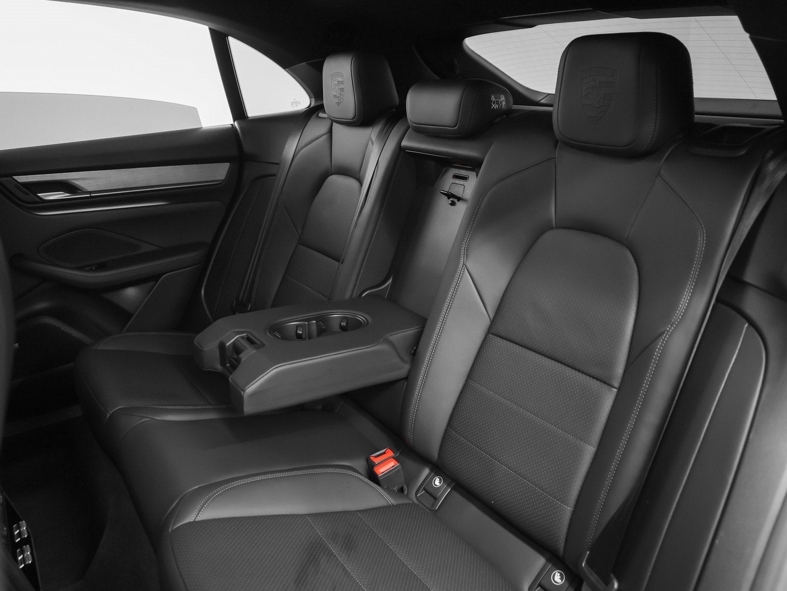 2025 Porsche Macan Electric 4