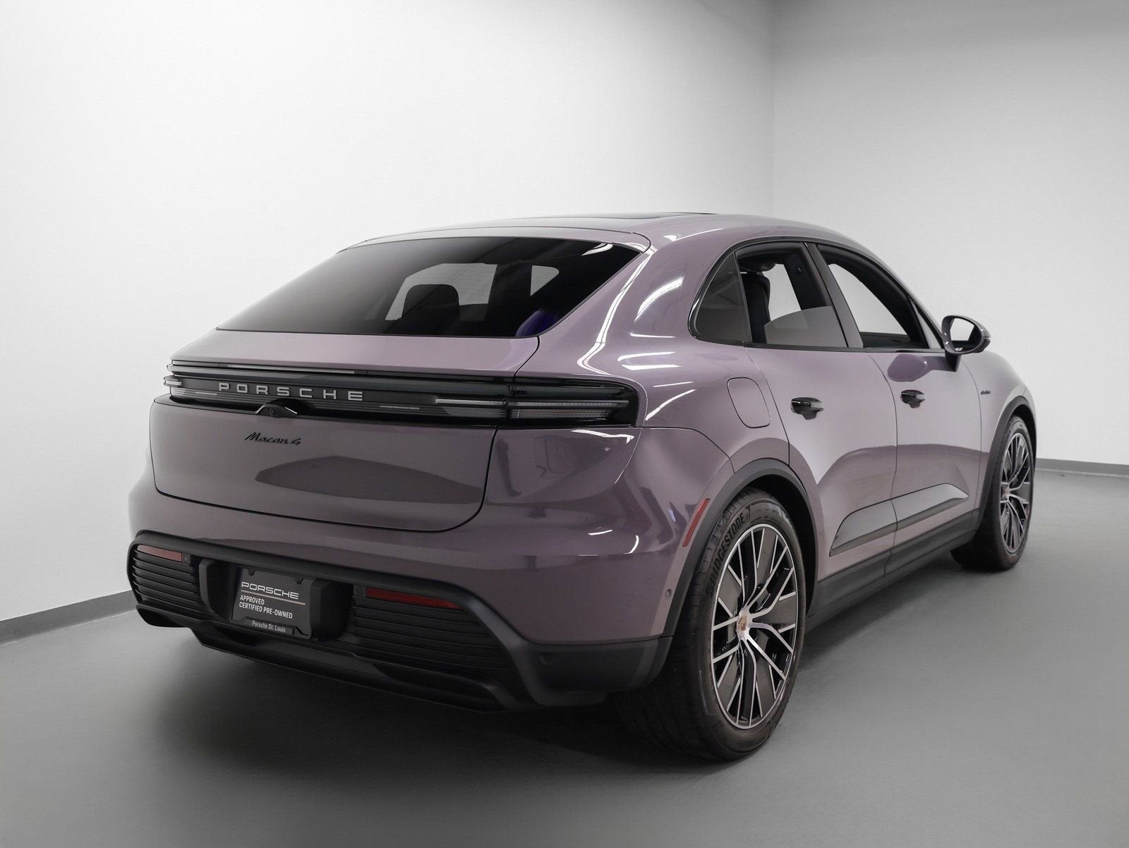2025 Porsche Macan Electric 4