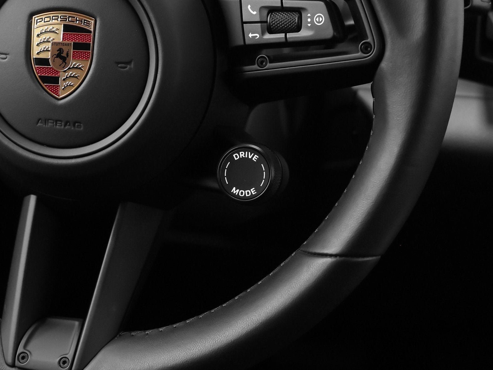 2025 Porsche Macan Electric 4