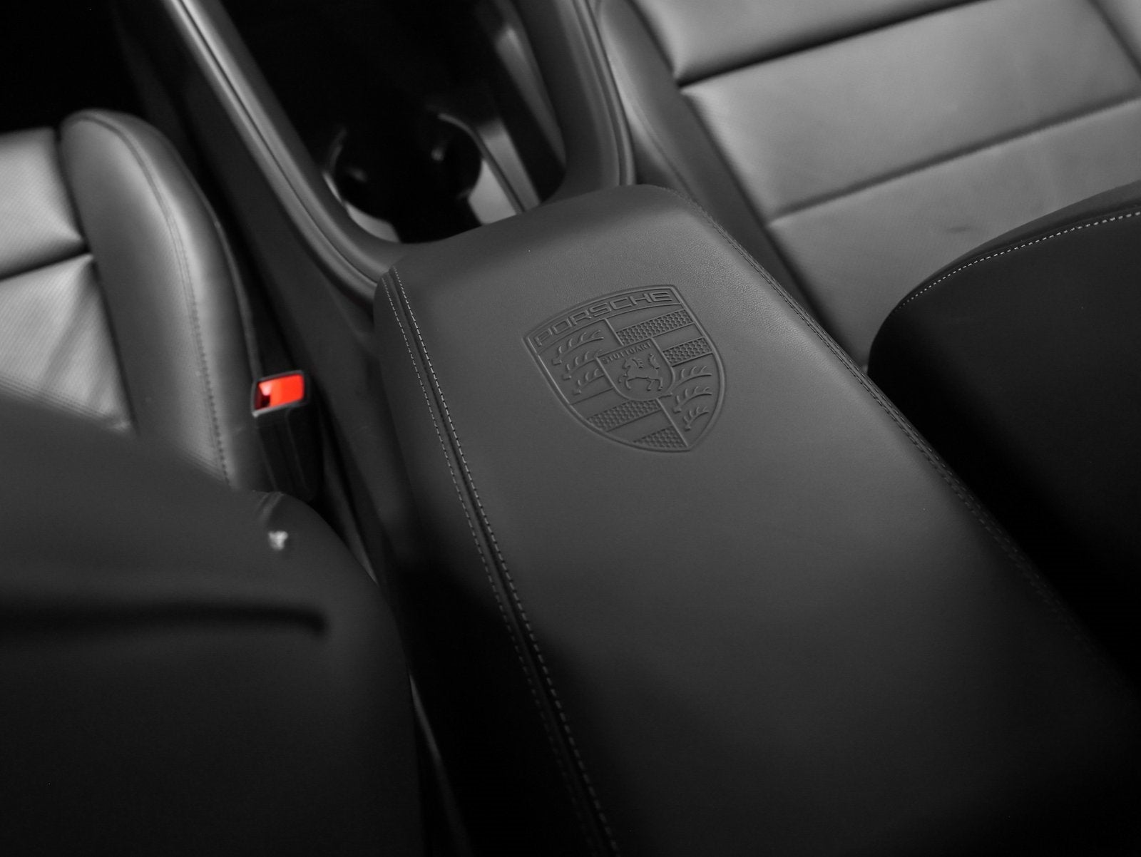 2025 Porsche Macan Electric 4