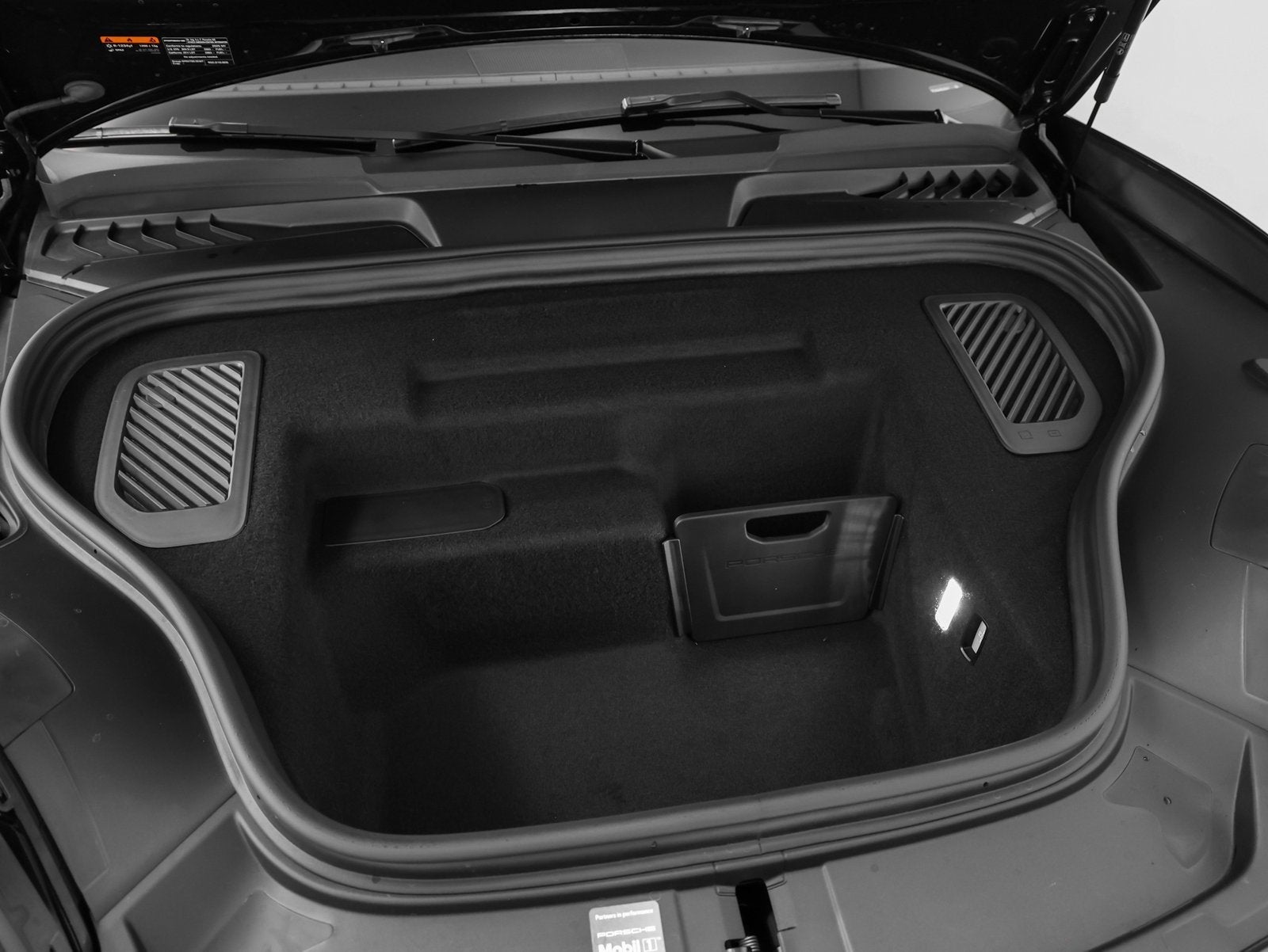 2025 Porsche Macan Electric 4