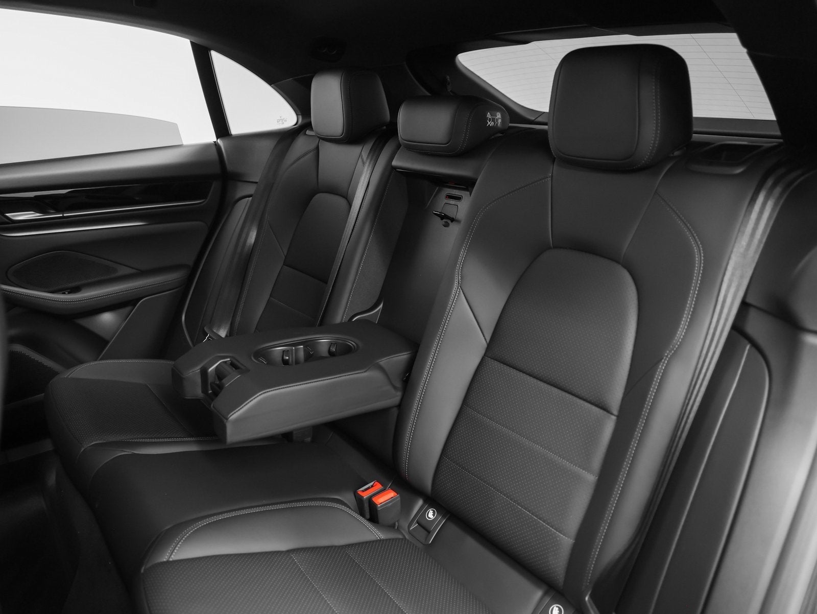 2025 Porsche Macan Electric 4