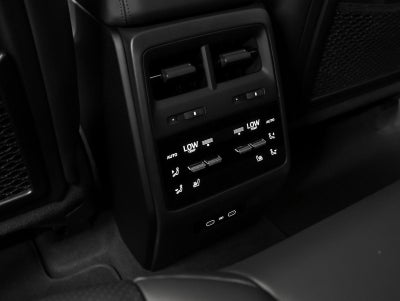 2025 Porsche Macan Electric 4