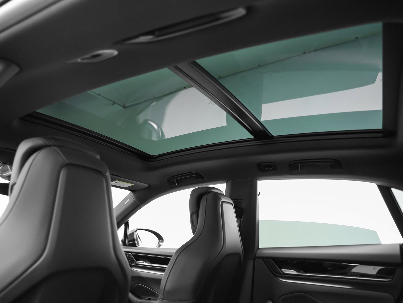 2025 Porsche Macan Electric 4