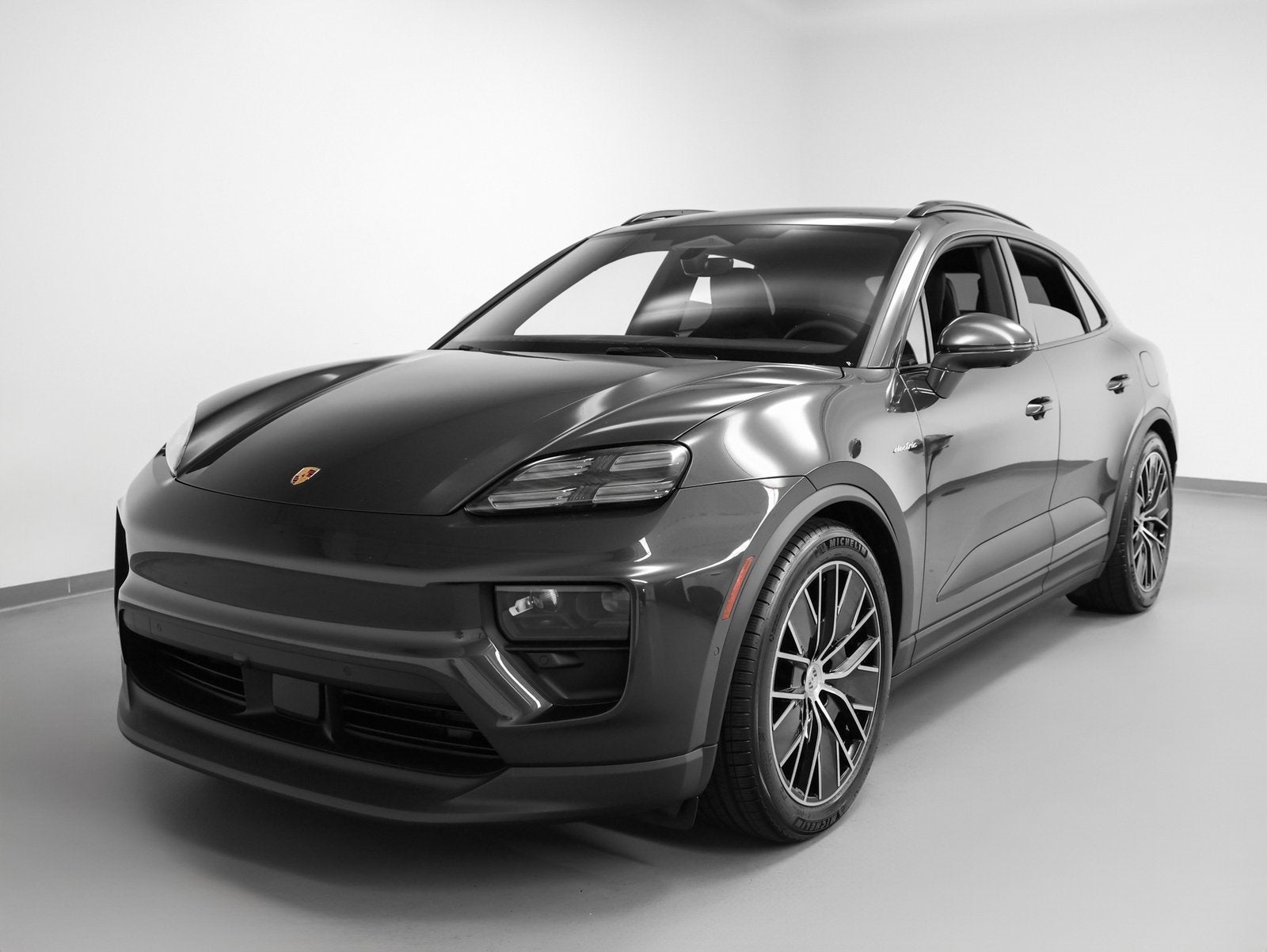 2025 Porsche Macan Electric 4