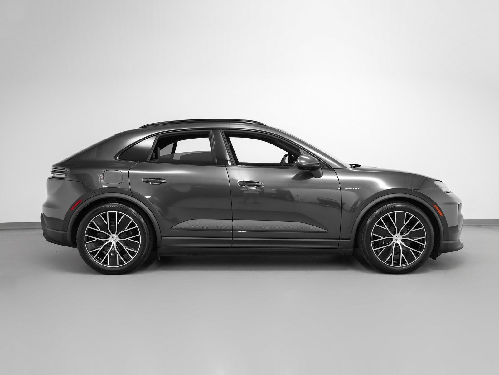 2025 Porsche Macan Electric 4