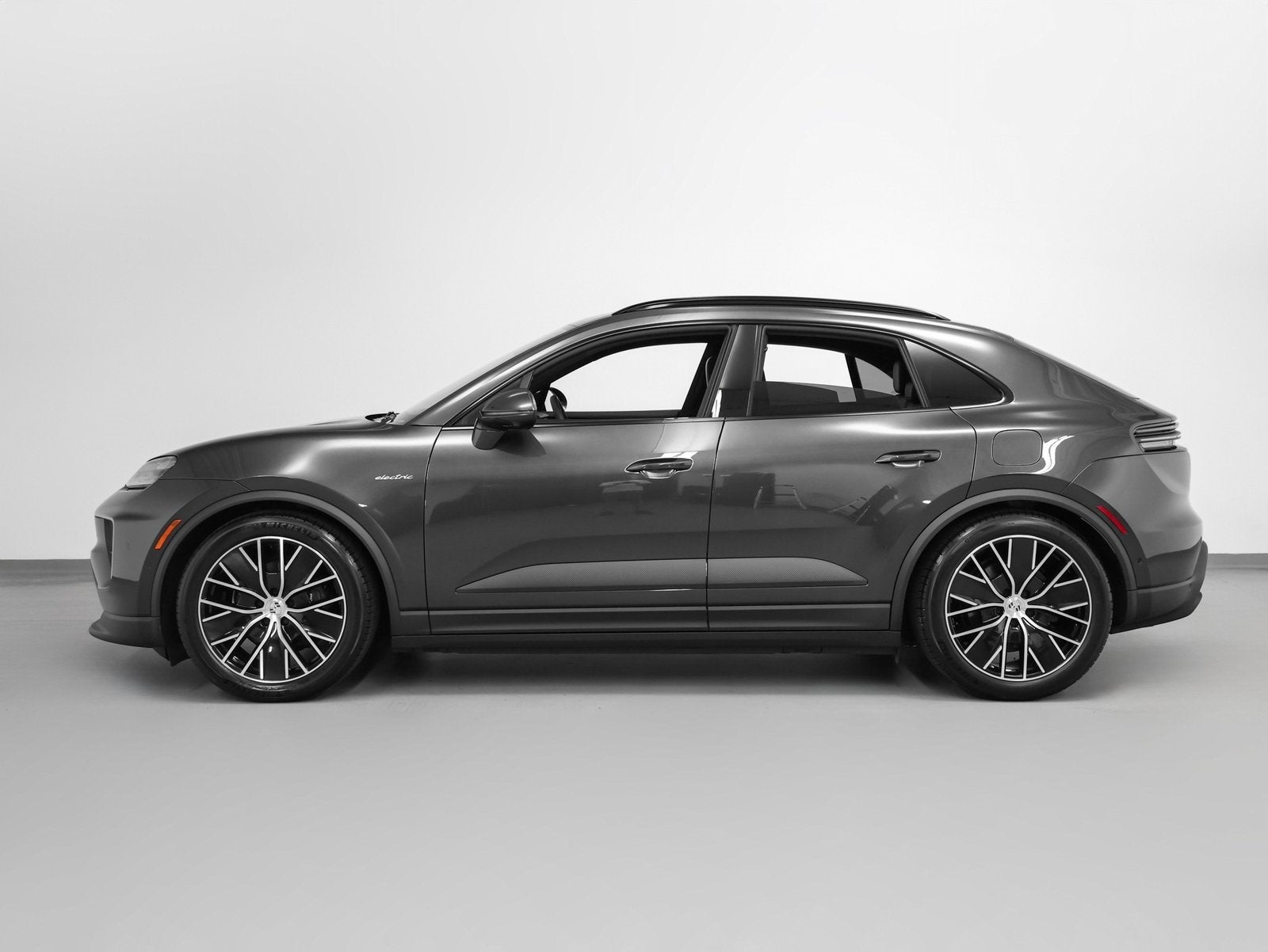 2025 Porsche Macan Electric 4