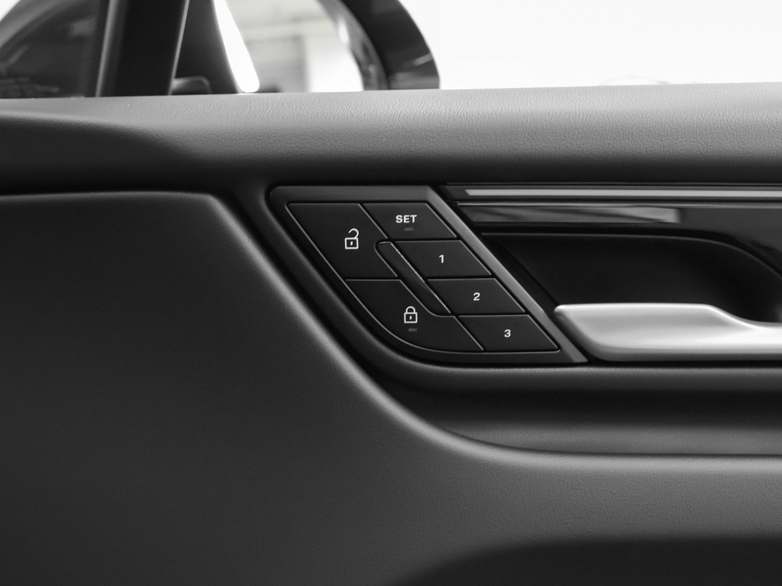 2025 Porsche Macan Electric 4