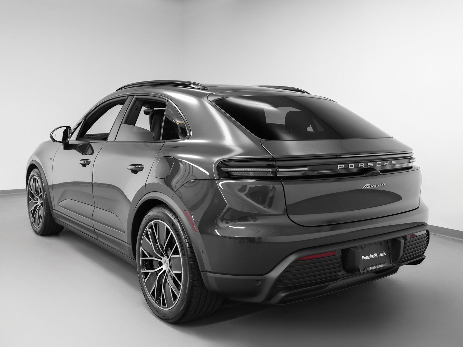 2025 Porsche Macan Electric 4