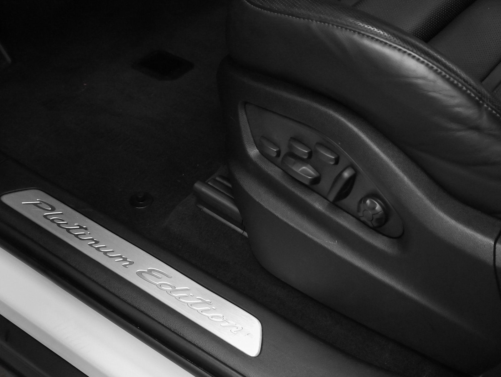 2023 Porsche Cayenne S Platinum Edition