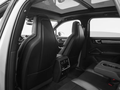 2023 Porsche Cayenne S Platinum Edition