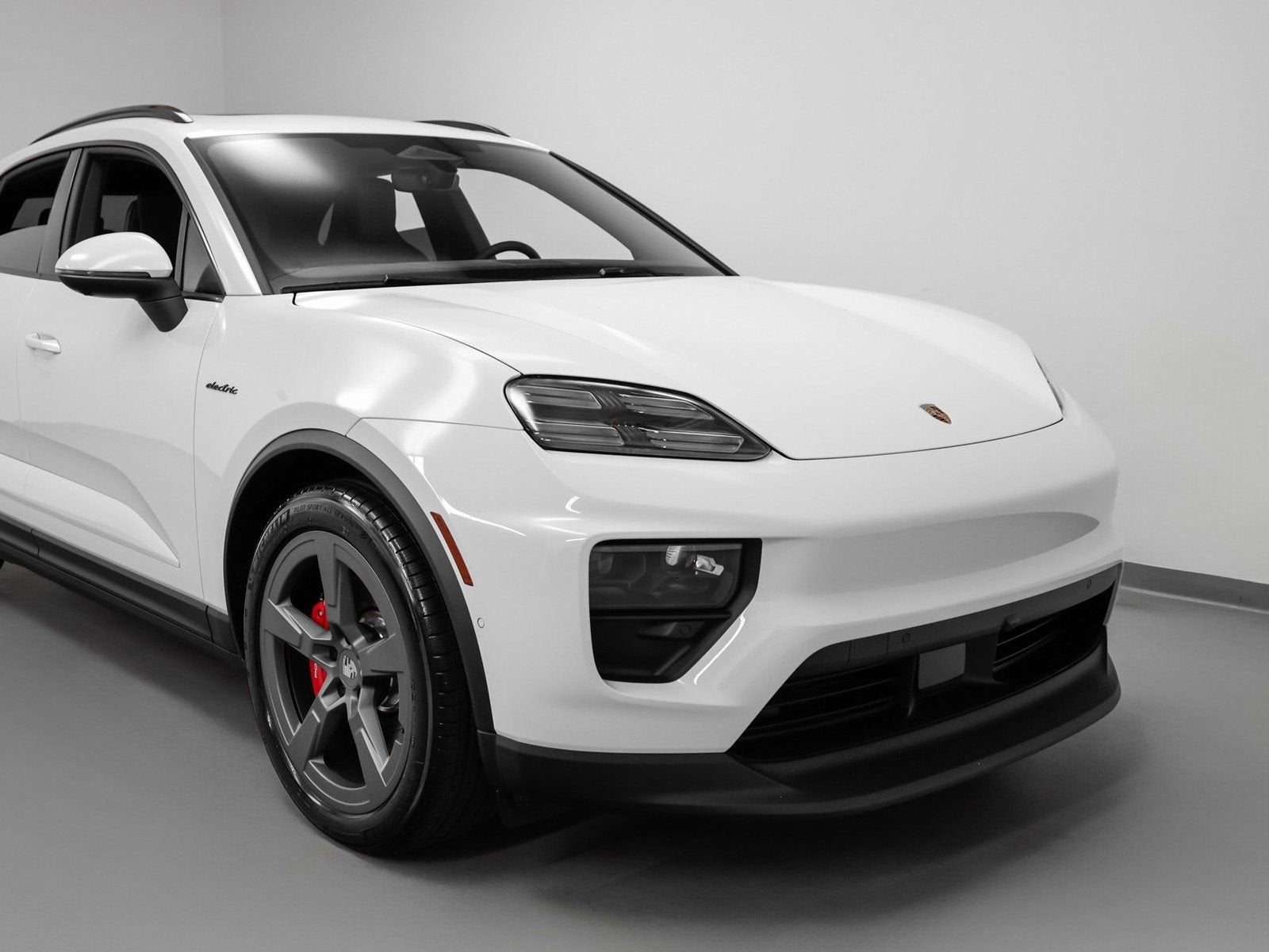 2025 Porsche Macan Electric 4S