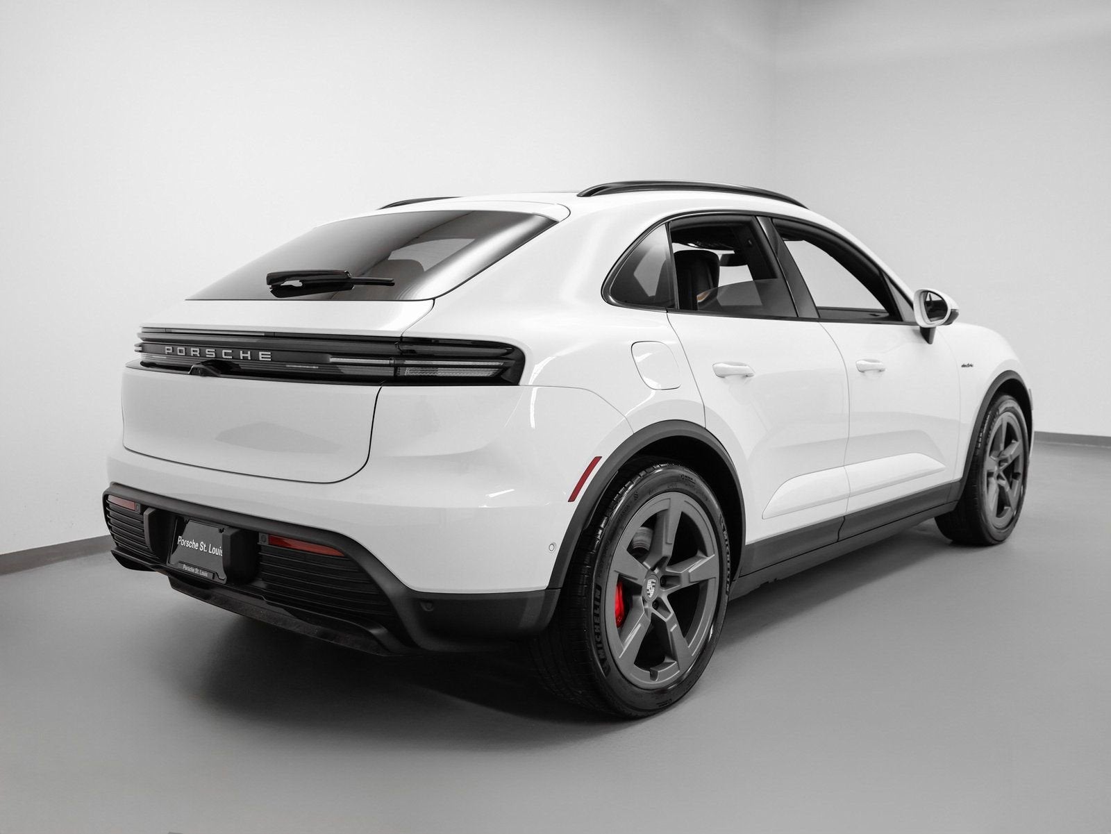 2025 Porsche Macan Electric 4S