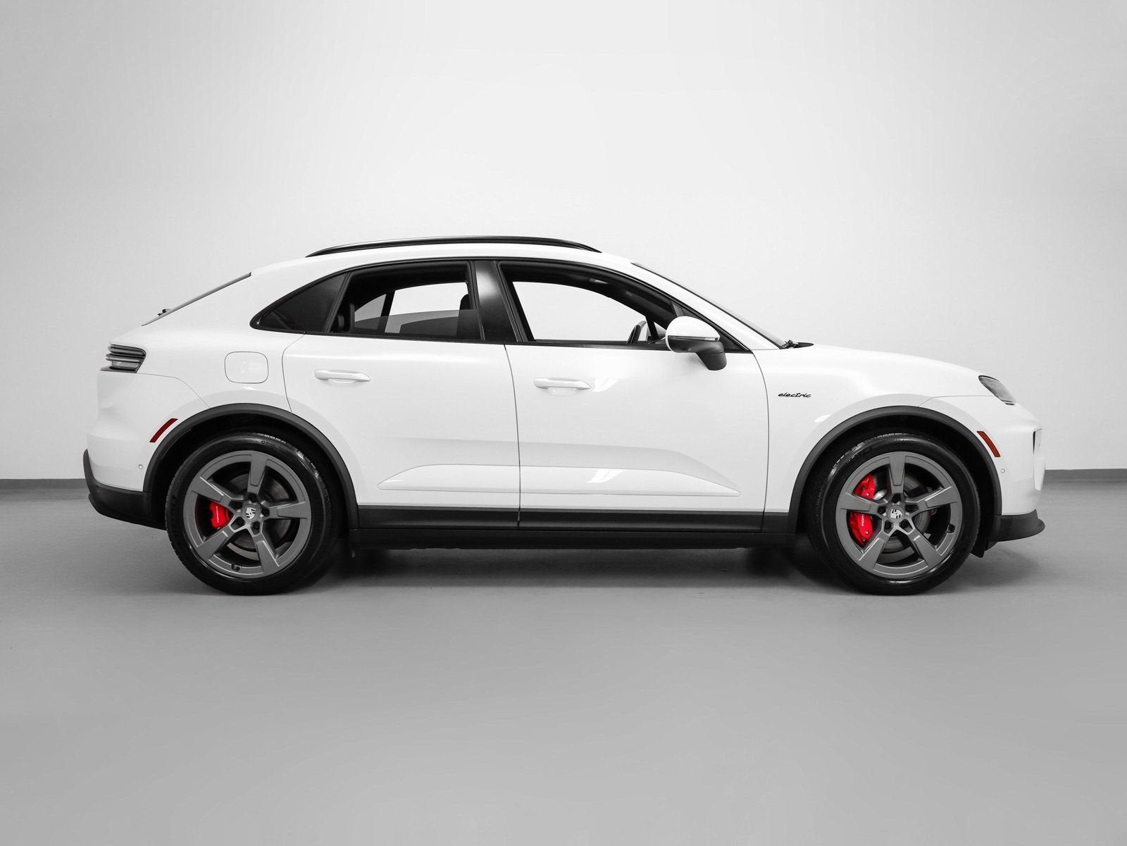2025 Porsche Macan Electric 4S