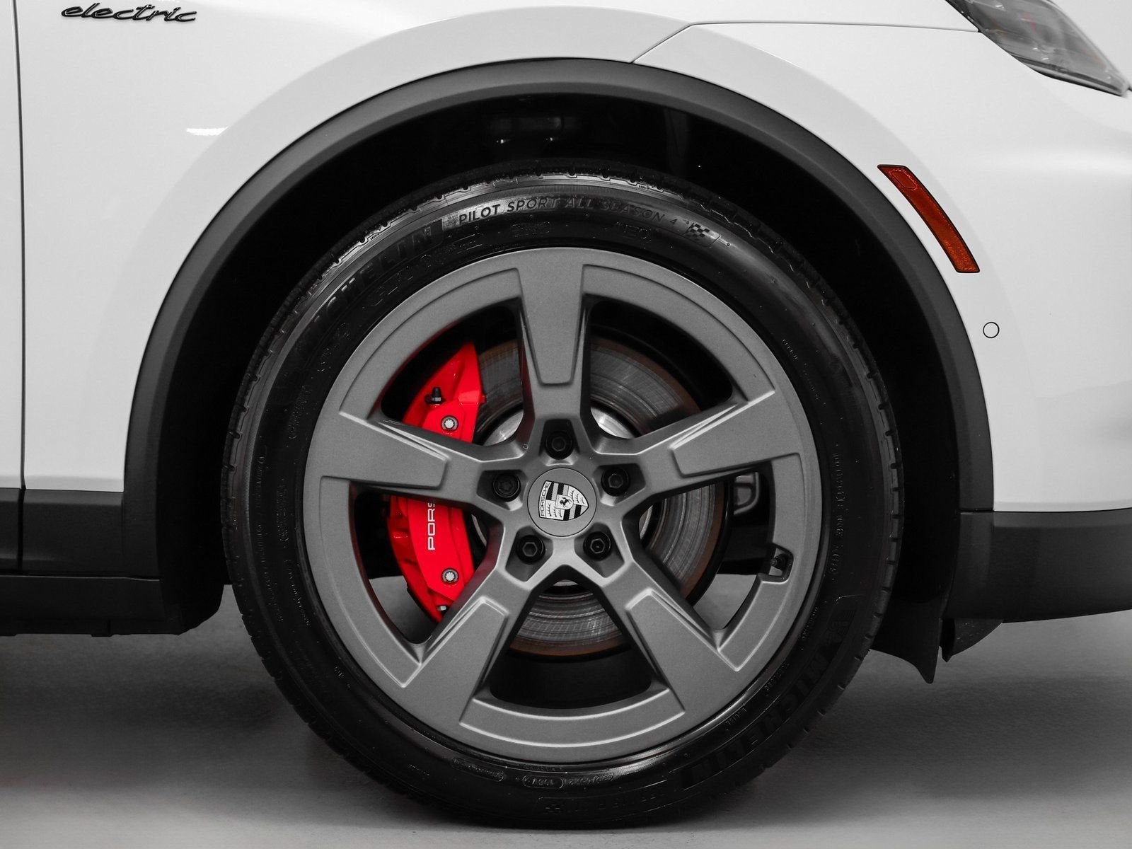 2025 Porsche Macan Electric 4S