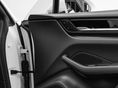 2025 Porsche Macan Electric 4S