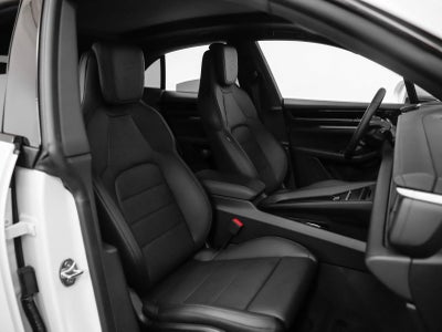 2025 Porsche Macan Electric 4S