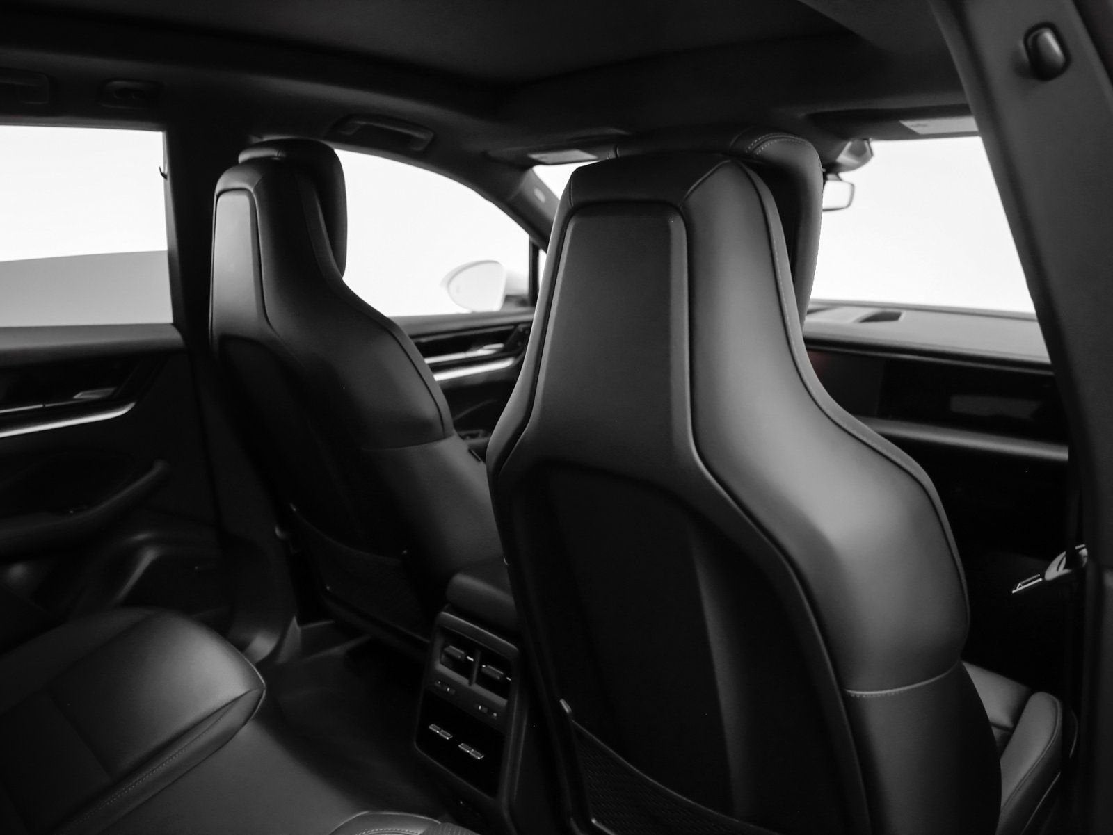 2025 Porsche Macan Electric 4S