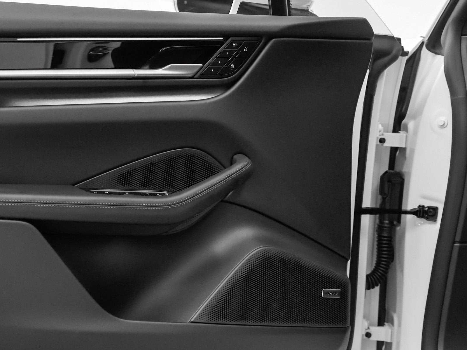 2025 Porsche Macan Electric 4S