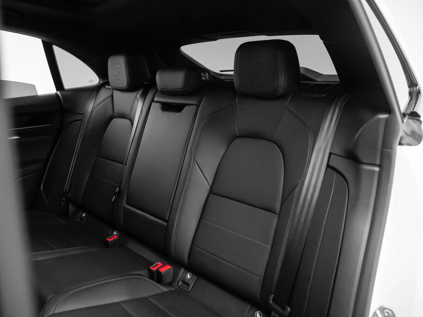 2025 Porsche Macan Electric 4S