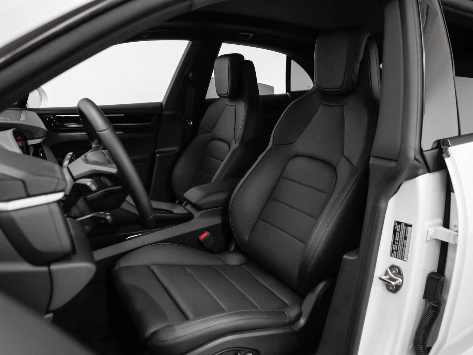 2025 Porsche Macan Electric 4S