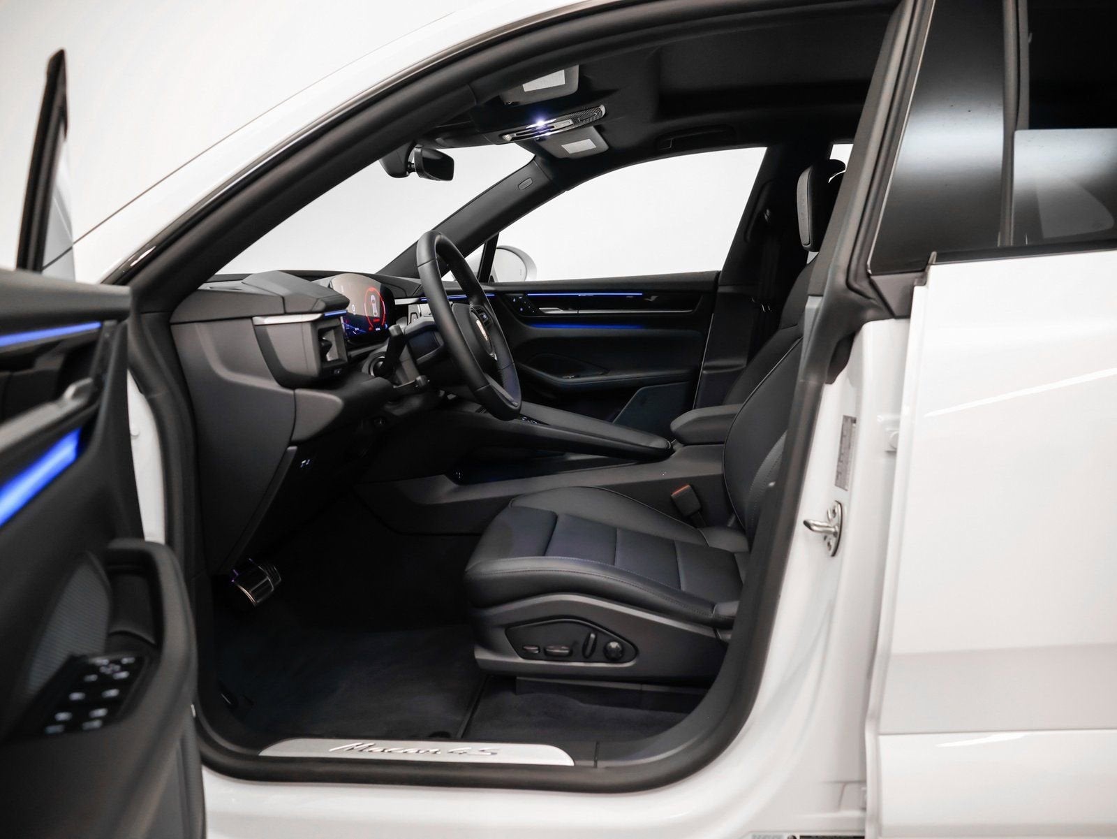 2025 Porsche Macan Electric 4S