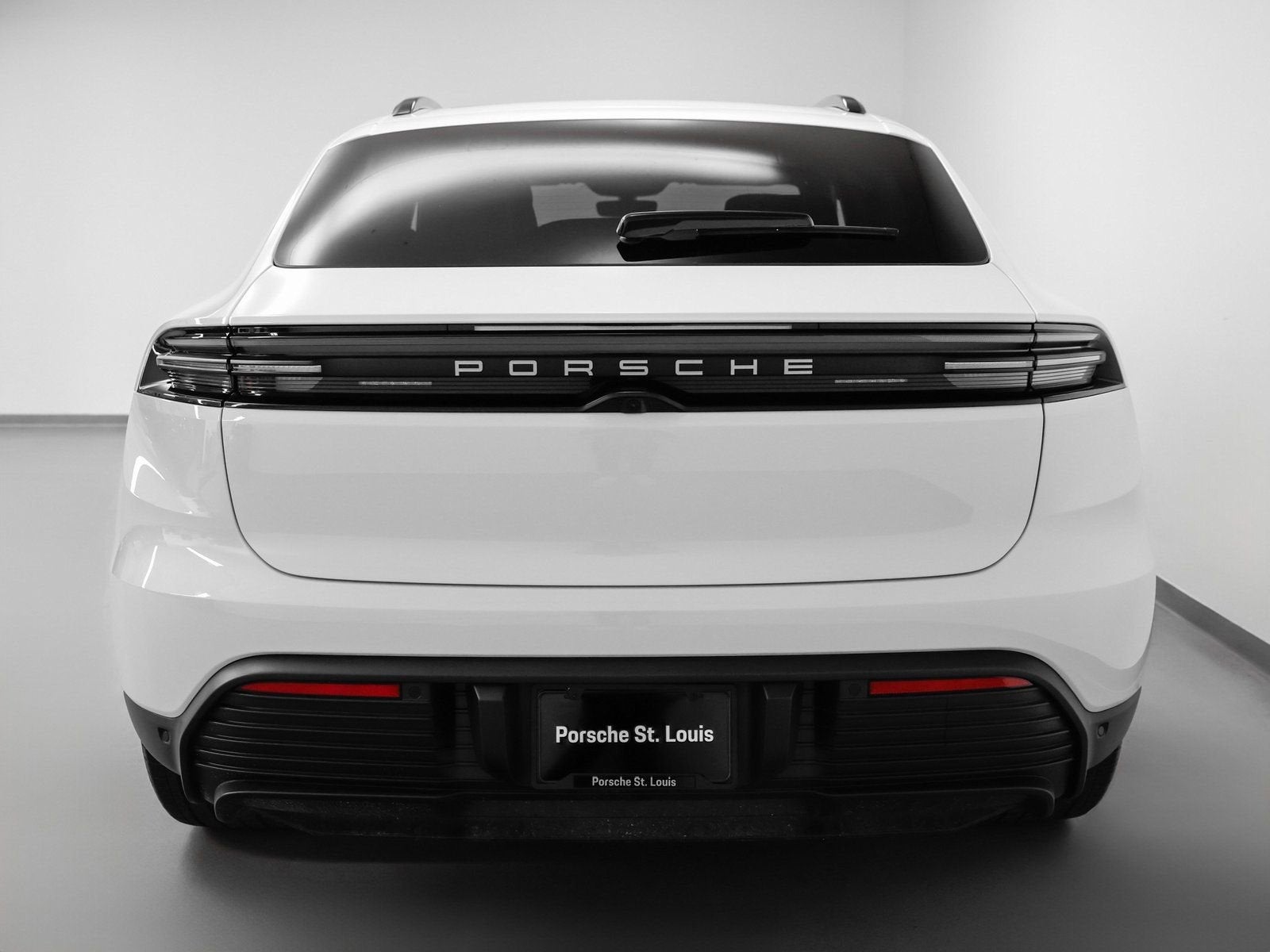 2025 Porsche Macan Electric 4S