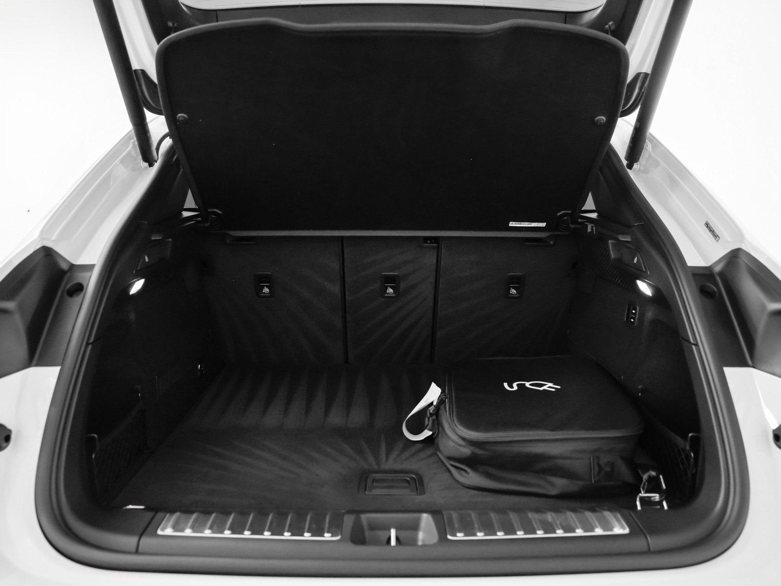 2025 Porsche Macan Electric 4S