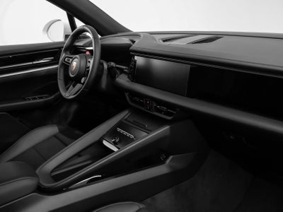 2025 Porsche Macan Electric 4S