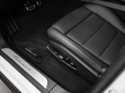 2025 Porsche Macan Electric 4S