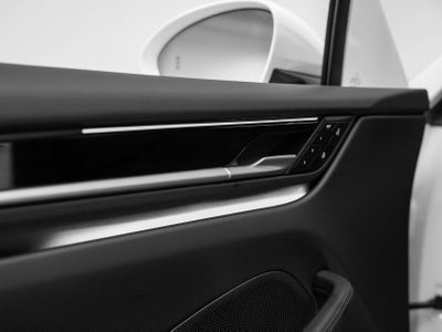 2025 Porsche Macan Electric 4S