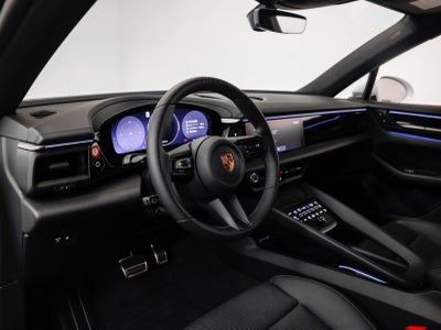 2025 Porsche Macan Electric 4S