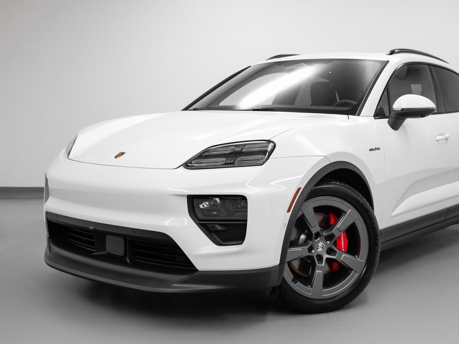 2025 Porsche Macan Electric 4S