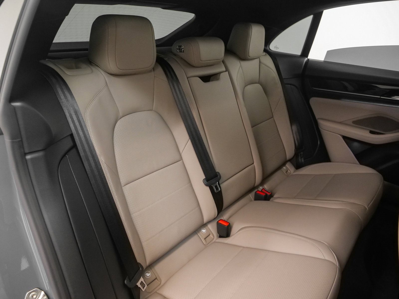 2025 Porsche Macan Electric