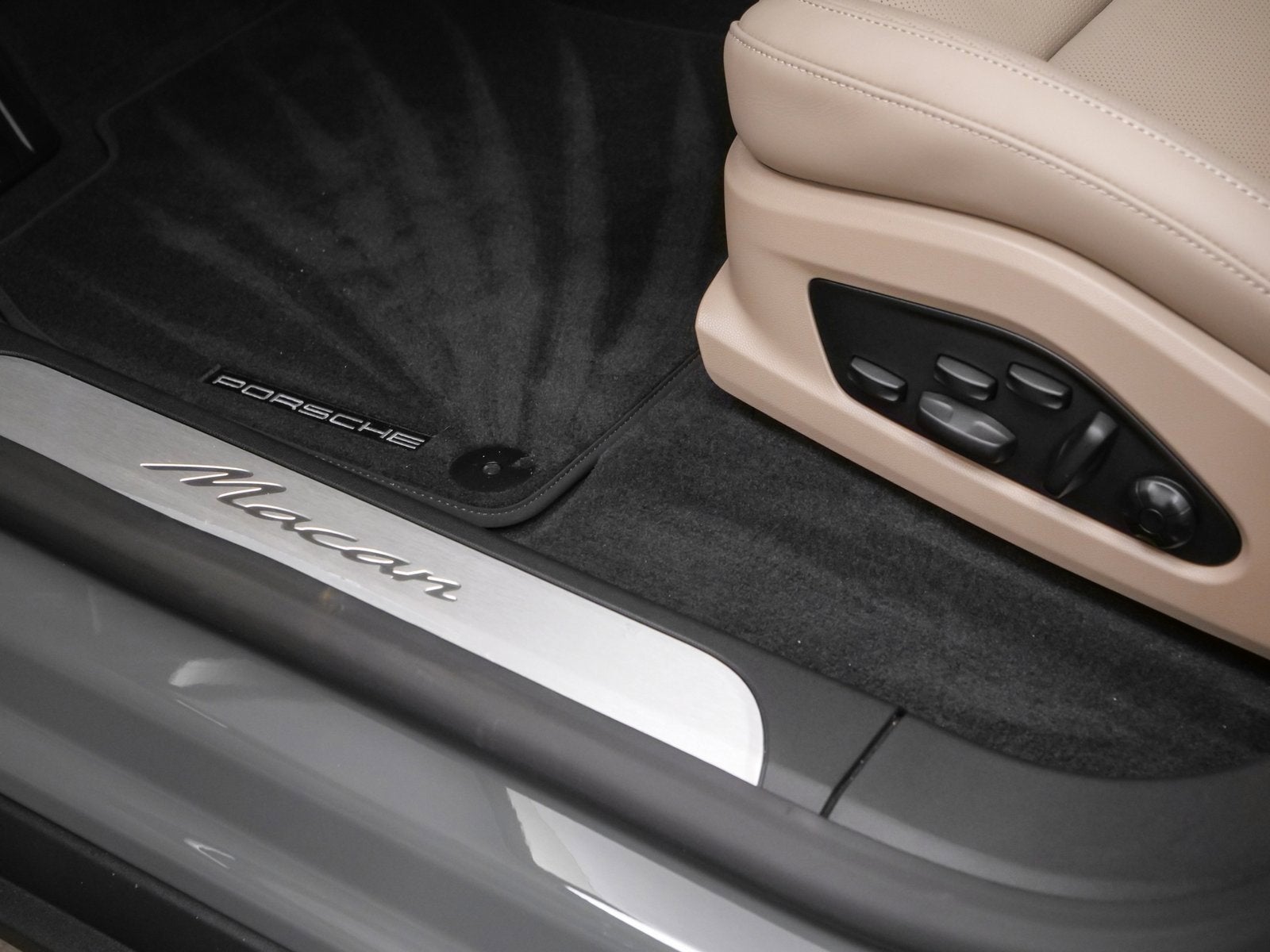 2025 Porsche Macan Electric