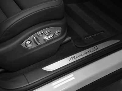 2022 Porsche Macan S