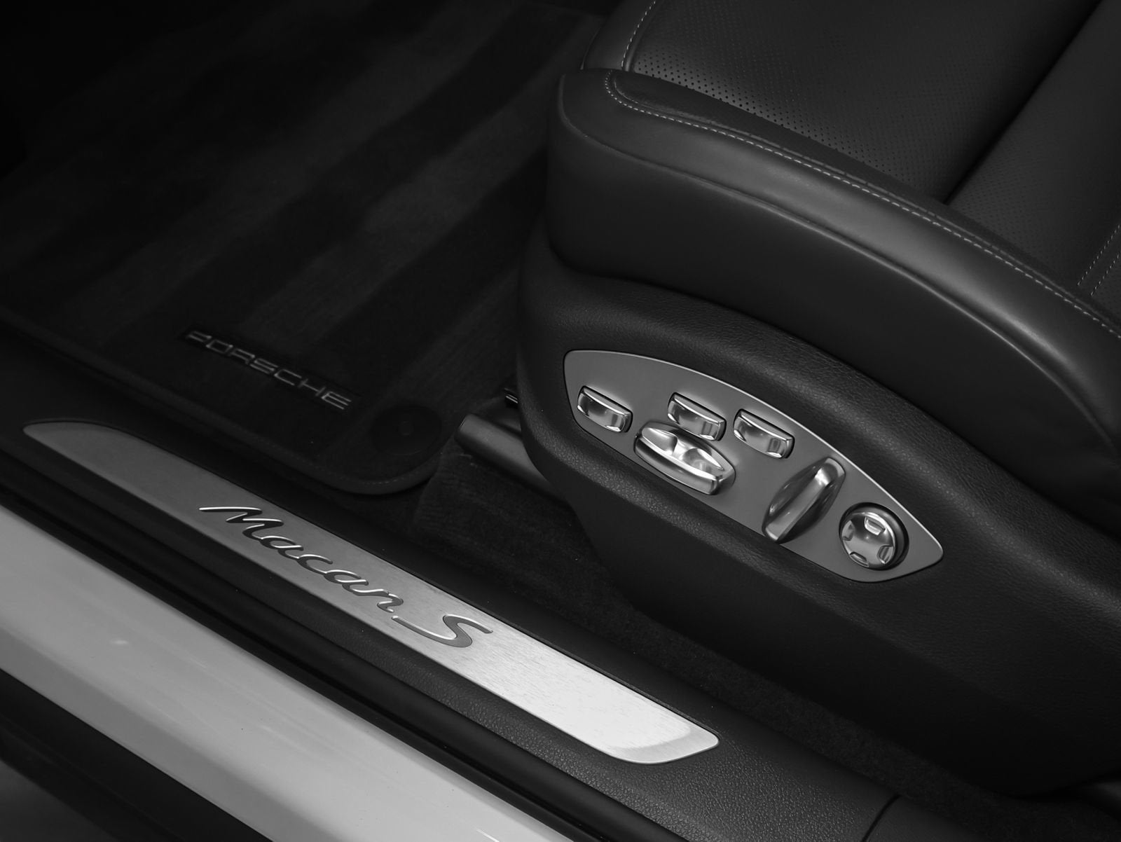 2022 Porsche Macan S