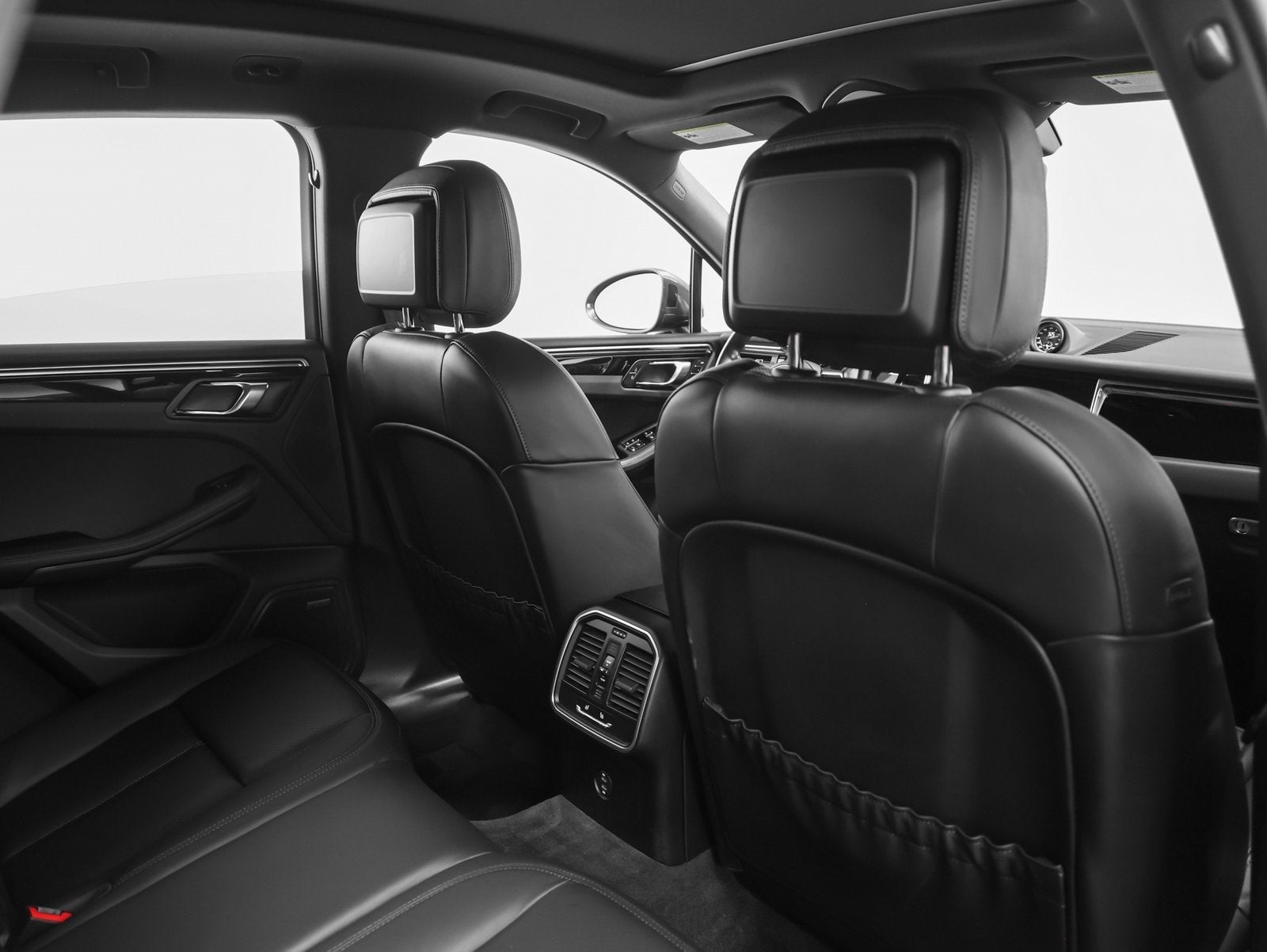 2022 Porsche Macan S